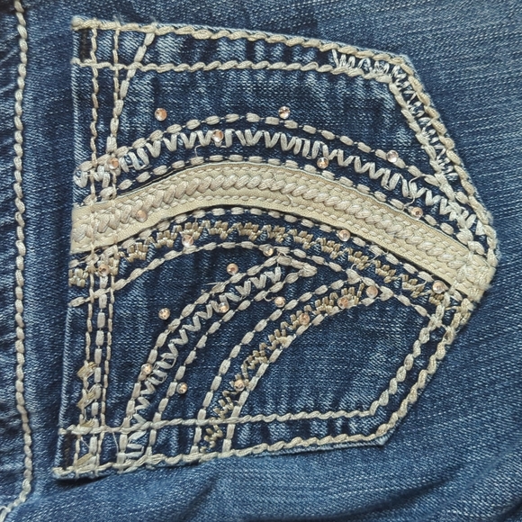 Maurices "Straight" Capri Jeans - Picture 4 of 11